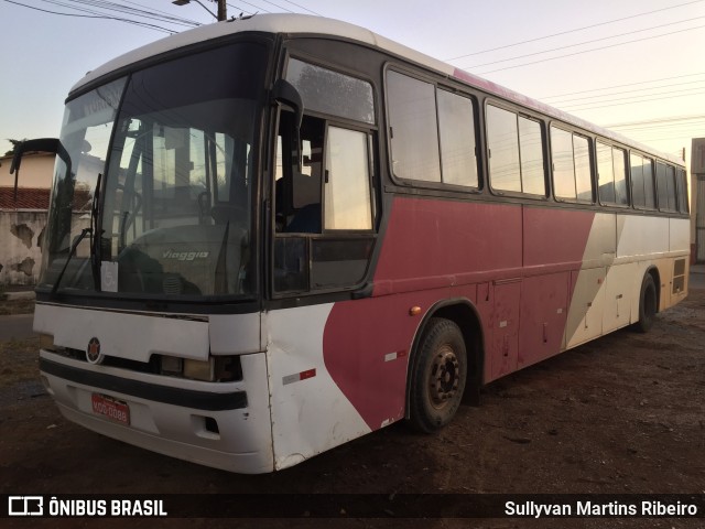Ônibus Particulares 0088 na cidade de Anápolis, Goiás, Brasil, por Sullyvan Martins Ribeiro. Número da foto: #11088858.