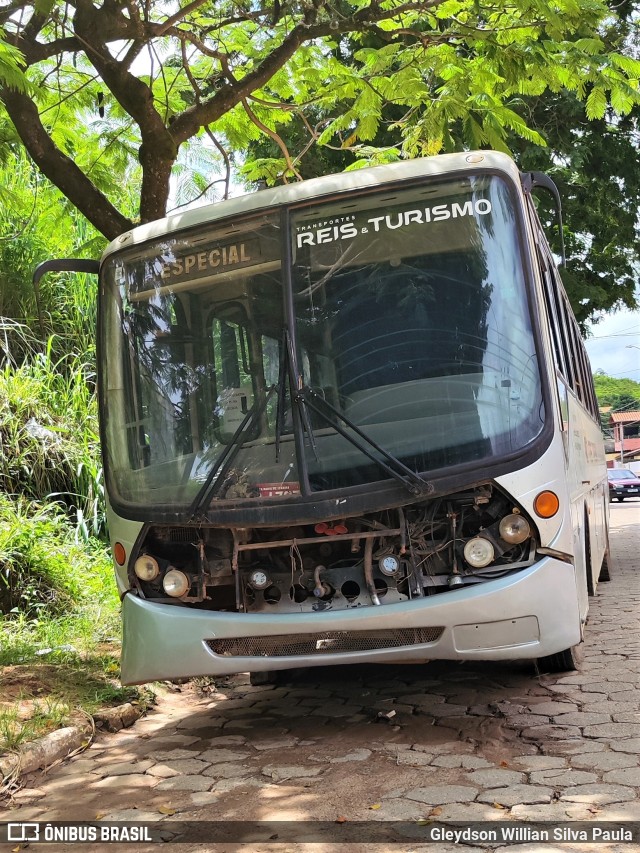 Reis Turismo 0210 na cidade de Santa Maria de Itabira, Minas Gerais, Brasil, por Gleydson Willian Silva Paula. ID da foto: 11087471.