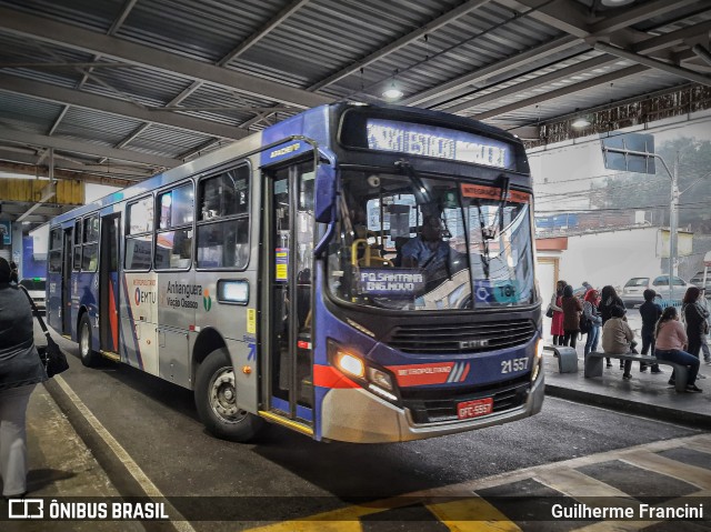 Viação Osasco 21.557 na cidade de Santana de Parnaíba, São Paulo, Brasil, por Guilherme Francini. Número da foto: #11157692.