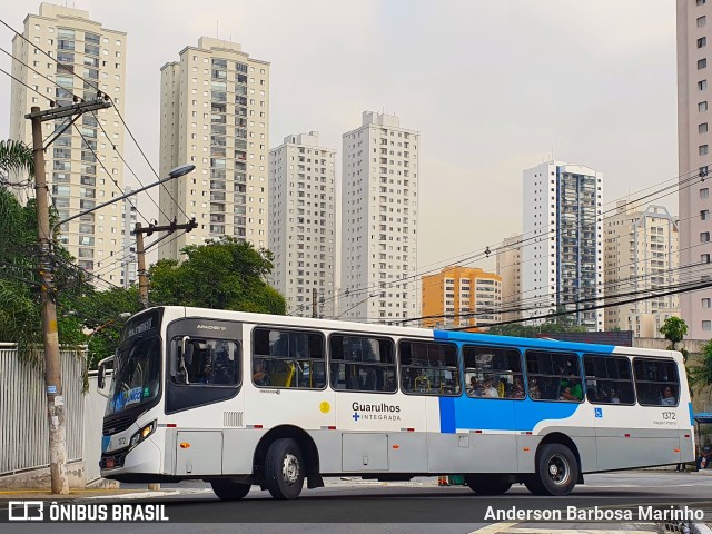 VUG - Viação Urbana Guarulhos 1372 na cidade de Guarulhos, São Paulo, Brasil, por Anderson Barbosa Marinho. Número da foto: #11156956.