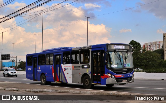 Empresa de Ônibus Vila Galvão 30.703 na cidade de São Paulo, São Paulo, Brasil, por Francisco Ivano. Número da foto: #11158173.