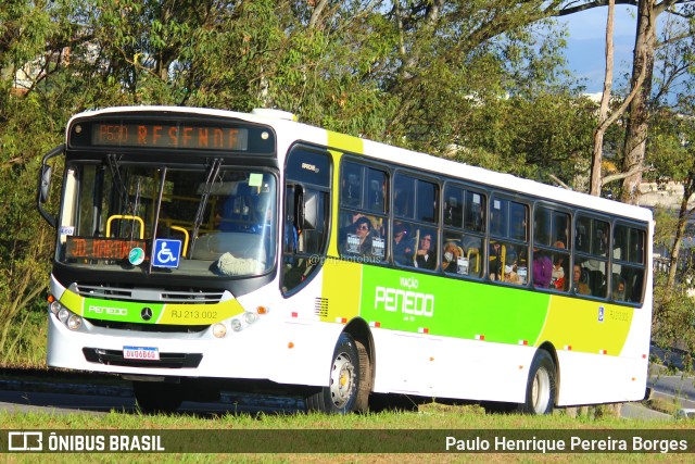 Viação Penedo RJ 213.002 na cidade de Resende, Rio de Janeiro, Brasil, por Paulo Henrique Pereira Borges. Número da foto: #11157390.