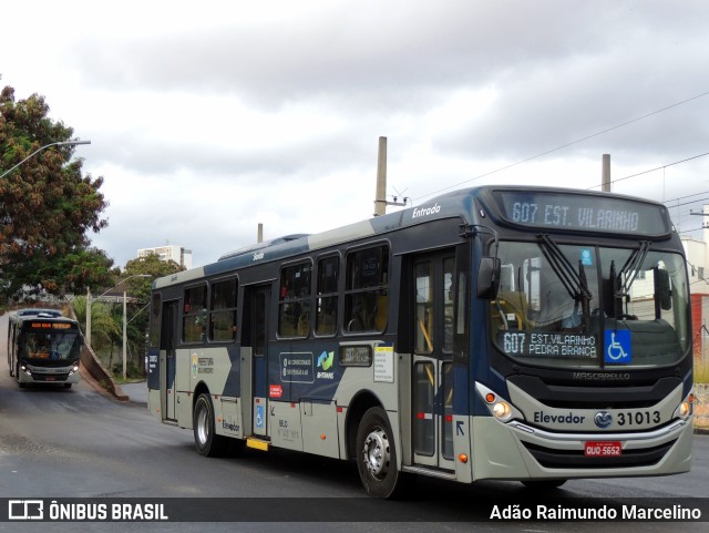 Via BH Coletivos 31013 na cidade de Belo Horizonte, Minas Gerais, Brasil, por Adão Raimundo Marcelino. ID da foto: 11160193.