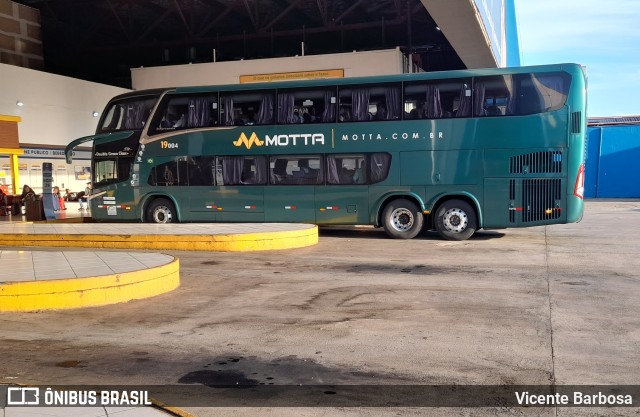 Viação Motta 19004 na cidade de Goiânia, Goiás, Brasil, por Vicente Barbosa. Número da foto: #11159636.