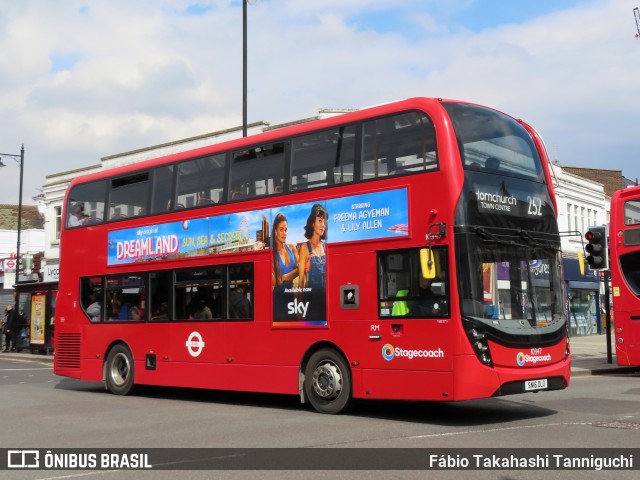 Stagecoach 10347 na cidade de Romford, Essex, Inglaterra, por Fábio Takahashi Tanniguchi. Número da foto: #11092084.