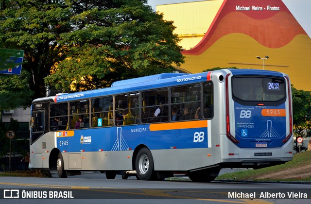 BB Transportes e Turismo 5945 na cidade de Barueri, São Paulo, Brasil, por Michael  Alberto Vieira. Número da foto: #11096123.