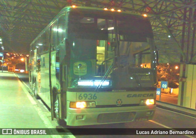 Viação Garcia 6936 na cidade de Bauru, São Paulo, Brasil, por Lucas Adriano Bernardino. Número da foto: #11097436.