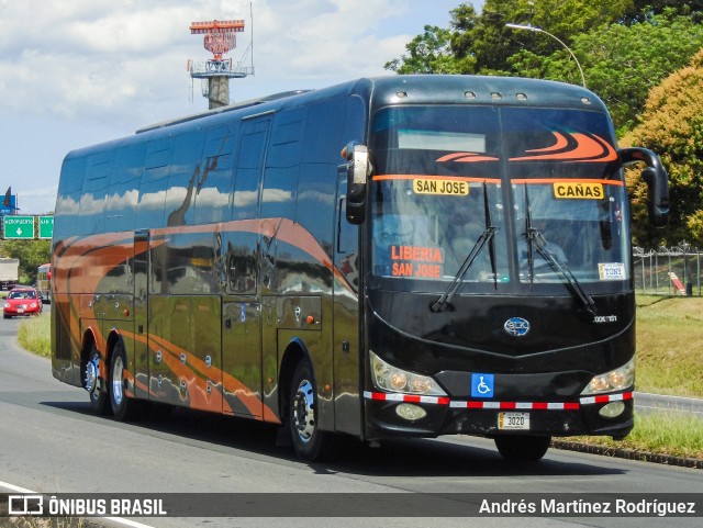 Autotransportes Tilarán S.A. 00 na cidade de Alajuela, Alajuela, Costa Rica, por Andrés Martínez Rodríguez. Número da foto: #11098257.