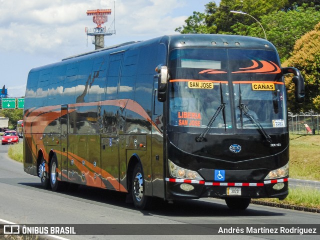 Autotransportes Tilarán S.A. 00 na cidade de Alajuela, Alajuela, Costa Rica, por Andrés Martínez Rodríguez. ID da foto: 11098257.