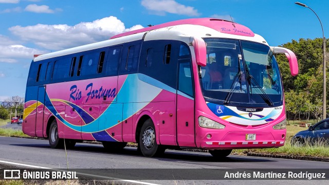 Autotransportes San José a Venecia RíO FORTUNA na cidade de Alajuela, Alajuela, Costa Rica, por Andrés Martínez Rodríguez. Número da foto: #11097292.
