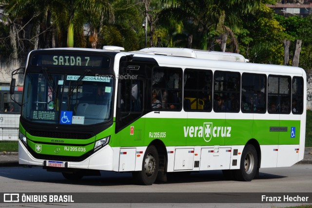 Viação Vera Cruz RJ 205.035 na cidade de Rio de Janeiro, Rio de Janeiro, Brasil, por Franz Hecher. ID da foto: 11100610.