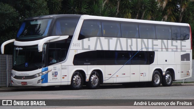 Auto Viação Catarinense 3600 na cidade de Curitiba, Paraná, Brasil, por André Lourenço de Freitas. Número da foto: #11100623.
