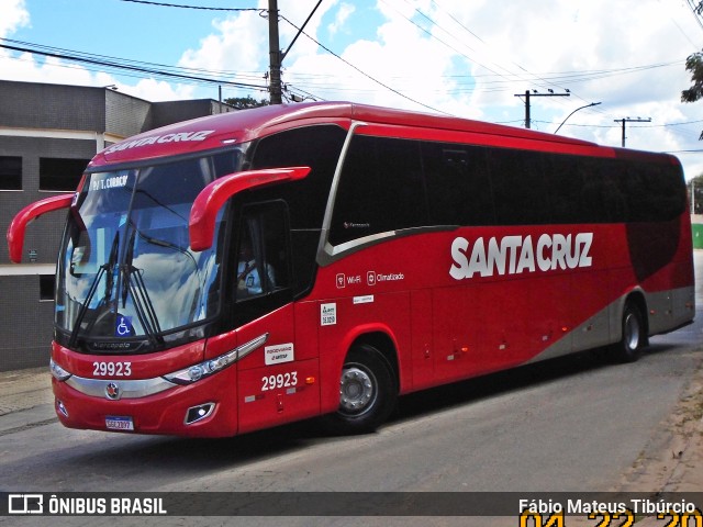 Viação Santa Cruz 29923 na cidade de Três Corações, Minas Gerais, Brasil, por Fábio Mateus Tibúrcio. ID da foto: 11101974.