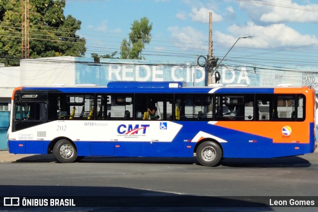 CMT - Consórcio Metropolitano Transportes 202 na cidade de Várzea Grande, Mato Grosso, Brasil, por Leon Gomes. Número da foto: #11187283.