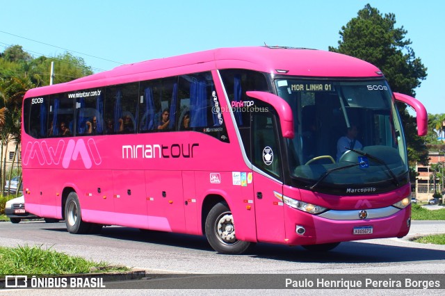 Mirian Tour 5009 na cidade de Barra do Piraí, Rio de Janeiro, Brasil, por Paulo Henrique Pereira Borges. Número da foto: #11190173.