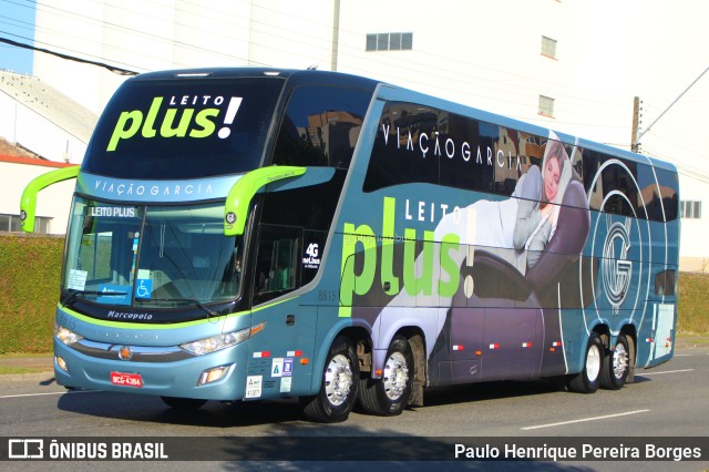 Viação Garcia 8815 na cidade de Curitiba, Paraná, Brasil, por Paulo Henrique Pereira Borges. Número da foto: #11190035.
