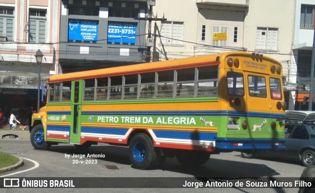 Petro Trem TRENZINHO DE PETRóPOLIS na cidade de Petrópolis, Rio de Janeiro, Brasil, por Jorge Antonio de Souza Muros Filho. Número da foto: #11191290.