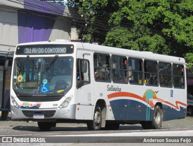 Auto Viação Salineira 709 na cidade de Cabo Frio, Rio de Janeiro, Brasil, por Anderson Sousa Feijó. Número da foto: #11192669.