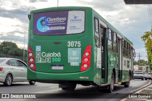 Expresso Caribus Transportes 3075 na cidade de Cuiabá, Mato Grosso, Brasil, por Leon Gomes. ID da foto: 11193065.