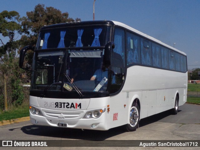 Master Bus 692 na cidade de La Tablada, La Matanza, Buenos Aires, Argentina, por Agustin SanCristobal1712. Número da foto: #11194460.