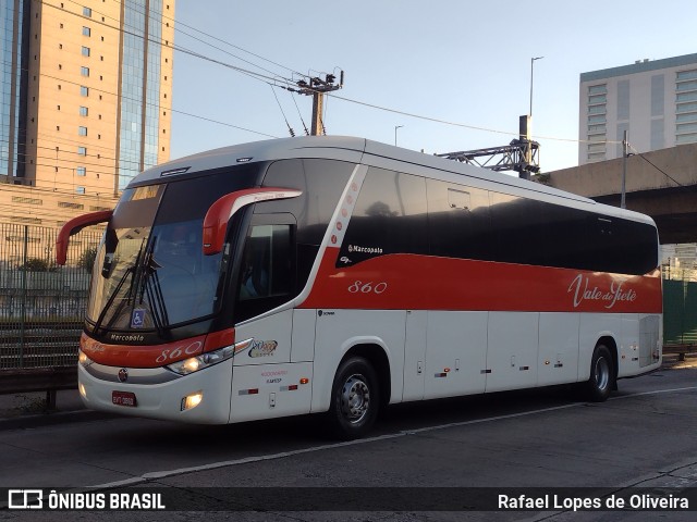 Viação Vale do Tietê 860 na cidade de São Paulo, São Paulo, Brasil, por Rafael Lopes de Oliveira. Número da foto: #11203100.