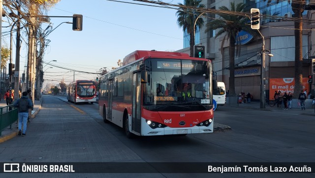 Metbus 1207 na cidade de Maipú, Santiago, Metropolitana de Santiago, Chile, por Benjamín Tomás Lazo Acuña. Número da foto: #11203762.