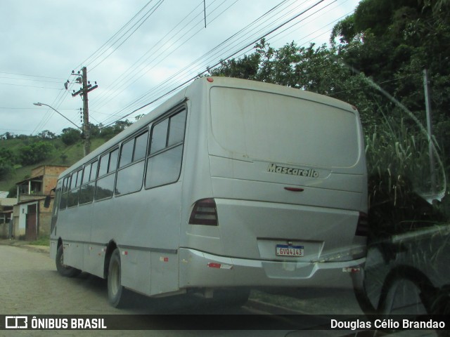 Ônibus Particulares 4I43 na cidade de Santa Maria de Itabira, Minas Gerais, Brasil, por Douglas Célio Brandao. Número da foto: #11207976.