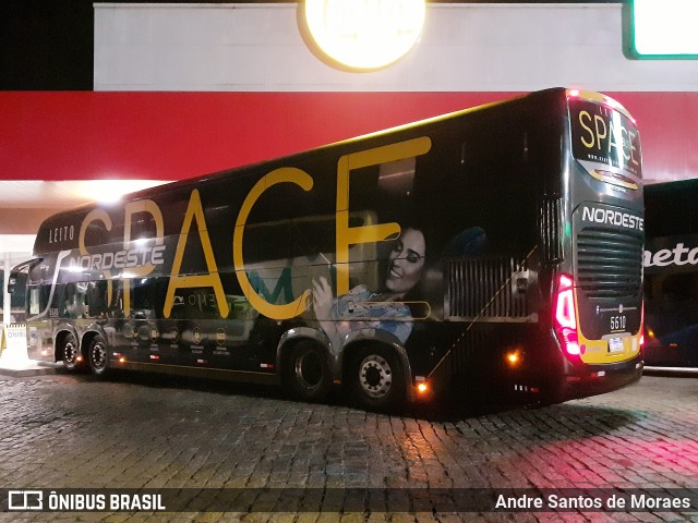 Expresso Nordeste 5610 na cidade de Pariquera-Açu, São Paulo, Brasil, por Andre Santos de Moraes. Número da foto: #11206424.
