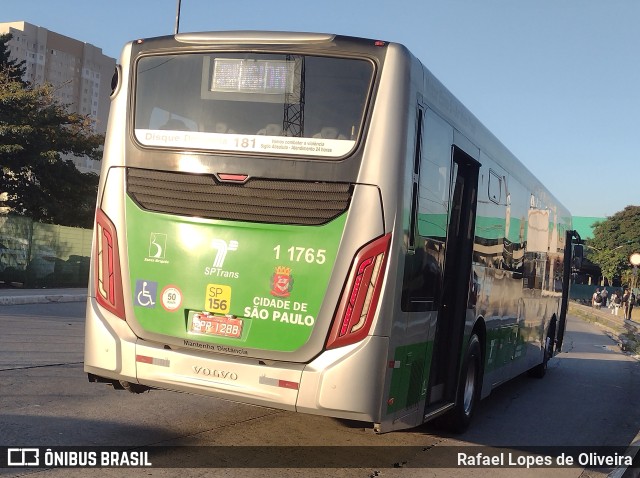 Viação Santa Brígida 1 1765 na cidade de São Paulo, São Paulo, Brasil, por Rafael Lopes de Oliveira. Número da foto: #11205583.