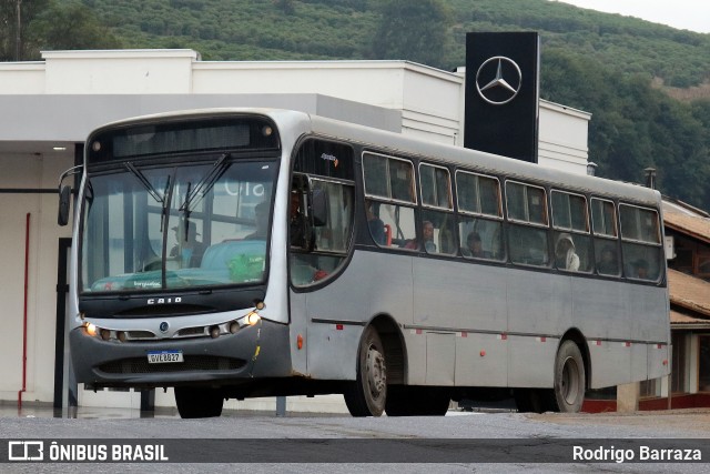 Ônibus Particulares 8127 na cidade de Manhuaçu, Minas Gerais, Brasil, por Rodrigo Barraza. ID da foto: 11165968.