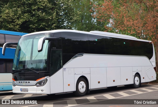 Ônibus Particulares SA256DL na cidade de Brussels, Brussels, Bélgica, por Tôni Cristian. ID da foto: 11164204.