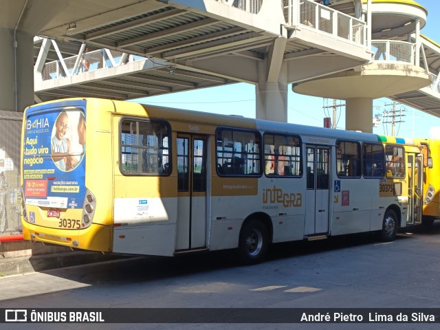 Plataforma Transportes 30375 na cidade de Salvador, Bahia, Brasil, por André Pietro  Lima da Silva. Número da foto: #11165892.
