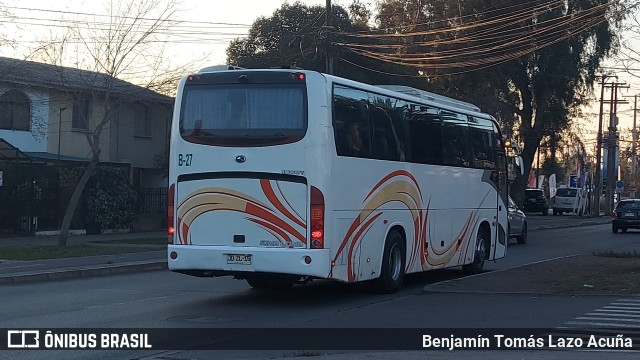 Buses Nuñez B-27 na cidade de Maipú, Santiago, Metropolitana de Santiago, Chile, por Benjamín Tomás Lazo Acuña. Número da foto: #11214412.