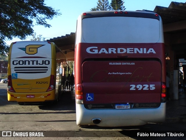 Expresso Gardenia 2925 na cidade de Três Corações, Minas Gerais, Brasil, por Fábio Mateus Tibúrcio. ID da foto: 11212318.