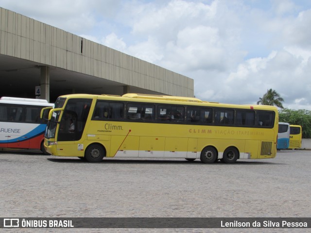 Viação Itapemirim 9033 na cidade de Caruaru, Pernambuco, Brasil, por Lenilson da Silva Pessoa. Número da foto: #11222010.