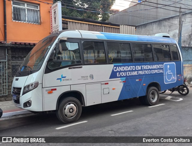 Governo do Estado do Espírito Santo Detran-ES  - Veículo Prático Especial de CNH Categoria D na cidade de Cariacica, Espírito Santo, Brasil, por Everton Costa Goltara. ID da foto: 11223732.