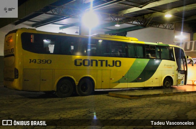 Empresa Gontijo de Transportes 14390 na cidade de Curvelo, Minas Gerais, Brasil, por Tadeu Vasconcelos. Número da foto: #11223787.