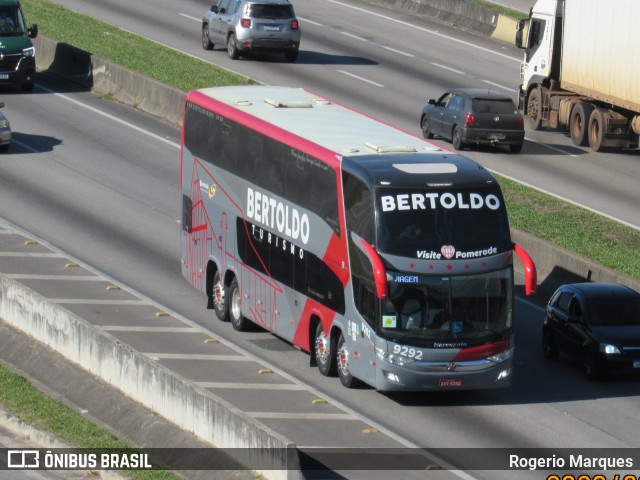 Bertoldo Turismo e Excursões 9292 na cidade de São José dos Campos, São Paulo, Brasil, por Rogerio Marques. ID da foto: 11227184.