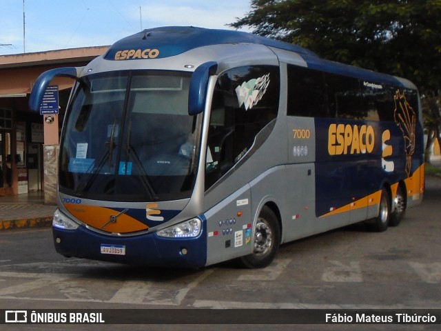 Espaço Transportes e Turismo 7000 na cidade de Três Corações, Minas Gerais, Brasil, por Fábio Mateus Tibúrcio. Número da foto: #11230516.