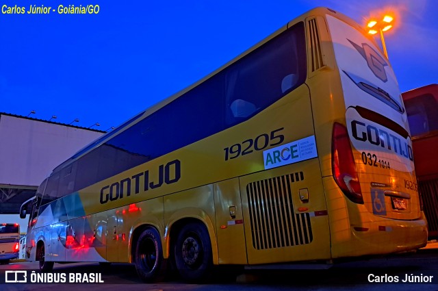 Empresa Gontijo de Transportes 19205 na cidade de Goiânia, Goiás, Brasil, por Carlos Júnior. ID da foto: 11231392.