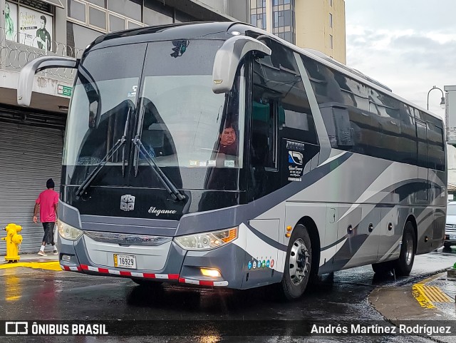 Autobuses sin identificación - Costa Rica 00 na cidade de Catedral, San José, San José, Costa Rica, por Andrés Martínez Rodríguez. ID da foto: 11237659.