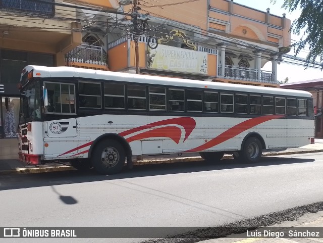 Arnoldo Ocampo 50 na cidade de Heredia, Heredia, Heredia, Costa Rica, por Luis Diego Sánchez. ID da foto: 11238993.