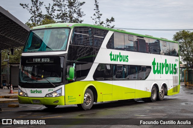 TurBus 2514 na cidade de Santiago, Santiago, Metropolitana de Santiago, Chile, por Facundo Castillo Acuña. Número da foto: #11239122.