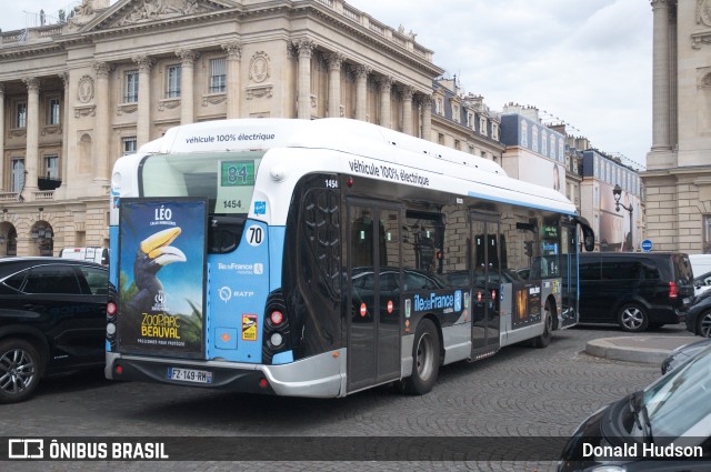 RATP - Régie Autonome des Transports Parisiens 1454 na cidade de Paris, Île-de-France, França, por Donald Hudson. ID da foto: 11241190.