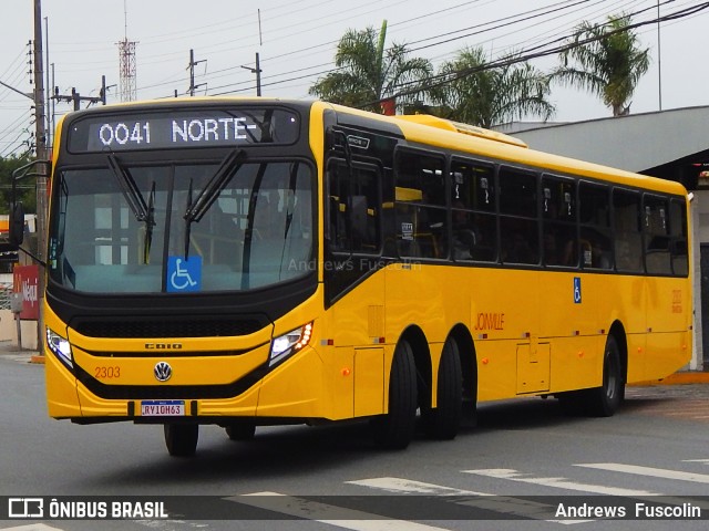 Transtusa - Transporte e Turismo Santo Antônio 2303 na cidade de Joinville, Santa Catarina, Brasil, por Andrews  Fuscolin. ID da foto: 11241340.