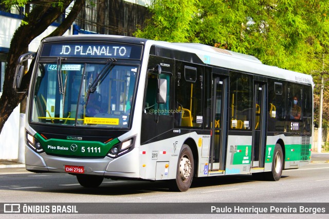 Via Sudeste Transportes S.A. 5 1111 na cidade de São Paulo, São Paulo, Brasil, por Paulo Henrique Pereira Borges. Número da foto: #11170894.