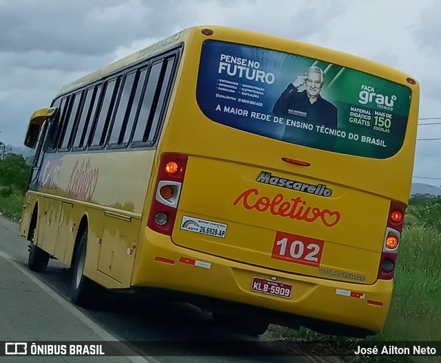 Coletivo Transportes 102 na cidade de Agrestina, Pernambuco, Brasil, por José Ailton Neto. Número da foto: #11173201.