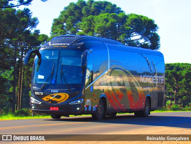 Expresso Nordeste 5573 na cidade de Pinhão, Paraná, Brasil, por Reinaldo Gonçalves. Número da foto: #11175655.