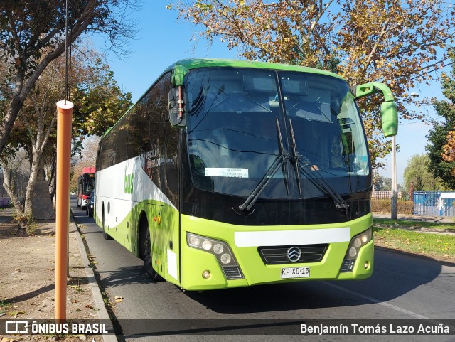 Ônibus Particulares KPXD15 na cidade de Lo Prado, Santiago, Metropolitana de Santiago, Chile, por Benjamín Tomás Lazo Acuña. ID da foto: 11184735.