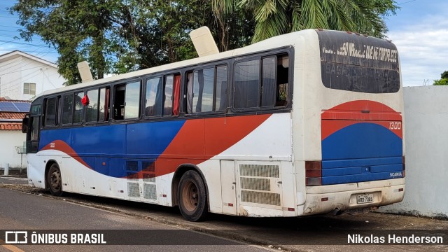 Ônibus Particulares 1300 na cidade de Tucuruí, Pará, Brasil, por Nikolas Henderson. Número da foto: #11184529.